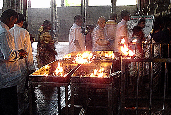 Madurai - Meenakshi Temple (prières aux planètes)